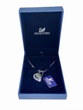 Rare Swarovski Green Crystal Heart Pendant Necklace - Silver